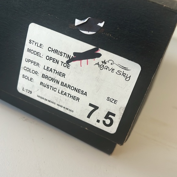 Agave Brown Sandals with Chunky Heel and Woven Design - Picture 5 of 5